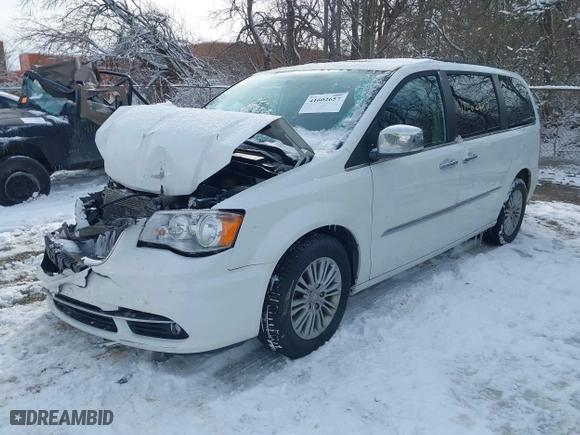 2016 Chrysler Town & Country Touring-L Anniversary Edition with VIN 2C4RC1CG4GR200487, listed as a IAAI auction lot 41602657 with 119,115 mi miles. Bid and sale history available at carsss.com. Image 20.