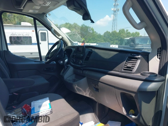 2020 Ford Transit Cargo с VIN 1FTBR1C83LKB26030, выставлен на аукционе IAAI как лот 42667583 с пробегом 83 826 миль миль и . История ставок и продаж доступна на DreamBid. Изображение 5.