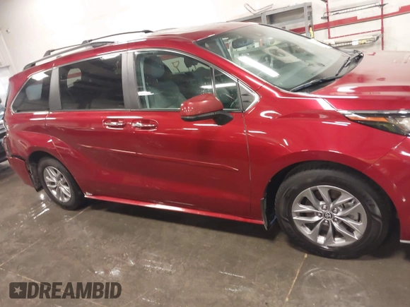 2022 Toyota Sienna XLE with VIN 5TDJRKEC2NS123067, listed as a IAAI auction lot 39982057 with 70,236 mi miles and . Bid and sale history available at DreamBid. Image 14.