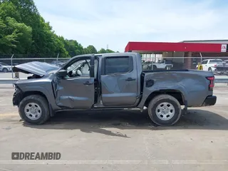 2022 Nissan Frontier SV z VIN 1N6ED1EK9NN633002, wystawiony jako IAAI lot #42298704 z przebiegiem 47 800 mil mil oraz . Historia ofert i sprzedaży dostępna na DreamBid. Obrazek 13.