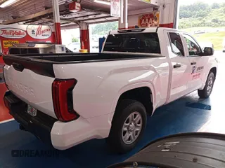 2022 Toyota Tundra SR with VIN 5TFKB5DAXNX006096, listed as a IAAI auction lot 42727998 with 44,389 mi miles and . Bid and sale history available at DreamBid. Image 18.