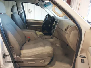 2002 Mercury Mountaineer with VIN 4M2ZU86E32ZJ23992, listed as a IAAI auction lot 41410337 with 231,739 mi miles and . Bid and sale history available at DreamBid. Image 5.