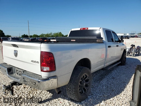 2017 Ram 2500 Tradesman z VIN 3C6UR5HLXHG740401, wystawiony jako Copart lot #53829405 z przebiegiem 171 730 mil mil oraz Szkoda całkowita • Salvage title. Historia ofert i sprzedaży dostępna na DreamBid. Obrazek 3.