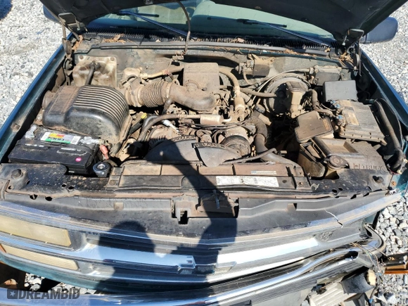 1996 Chevrolet C/K 1500 with VIN 1GCEC19M8TE240459, listed as a Copart auction lot 44001335 with 259,576 mi miles and Salvage Title. Bid and sale history available at carsss.com. Image 11.