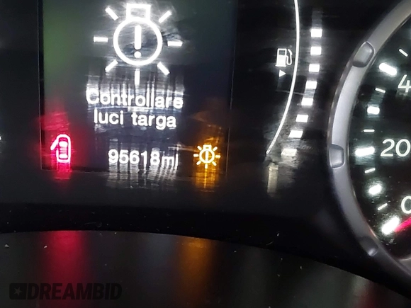 2016 Jeep Renegade Latitude with VIN ZACCJBBT6GPD80057, listed as a IAAI auction lot 41268210 with 95,618 mi miles. Bid and sale history available at carsss.com. Image 7.