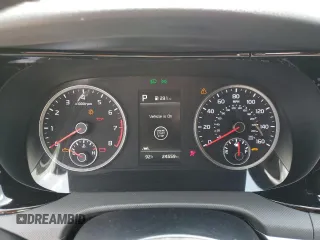2023 Kia K5 LXS z VIN 5XXG14J21PG213387, wystawiony jako Copart lot #57720055 z przebiegiem 24 559 mil mil oraz Szkoda całkowita • Salvage title. Historia ofert i sprzedaży dostępna na DreamBid. Obrazek 9.
