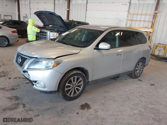 2015 Nissan Pathfinder Platinum with VIN 5N1AR2MM1FC640224, listed as a IAAI auction lot 41670213 with 120,326 mi miles. Bid and sale history available at carsss.com. Image 2.