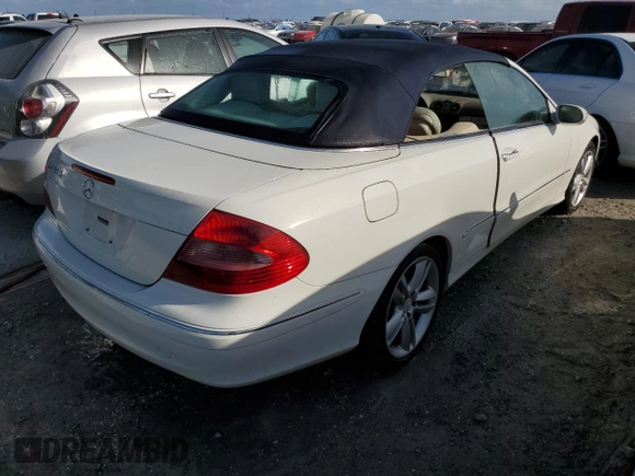 2008 Mercedes-Benz CLK-Class 3.5L with VIN WDBTK56F28T097226, listed as a Copart auction lot 75881674 with 0 mi miles and Non Repairable. Bid and sale history available at carsss.com. Image 3.