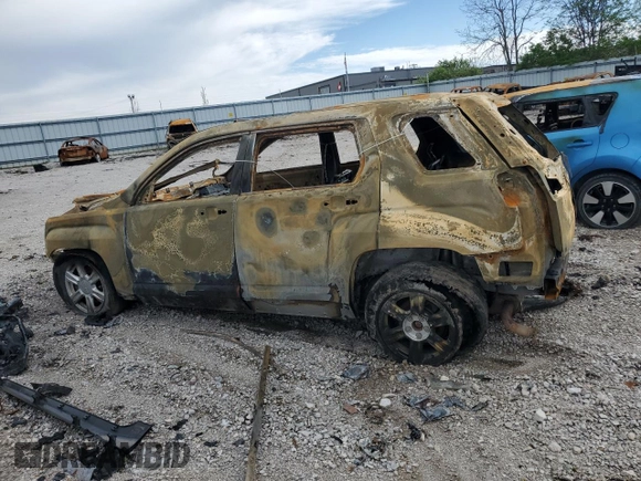 2015 GMC Terrain SLE z VIN 2GKFLVEK8F6336850, wystawiony jako Copart lot #50571735 z przebiegiem Nie podano mil oraz Nie do naprawy • Non repairable. Historia ofert i sprzedaży dostępna na DreamBid. Obrazek 2.