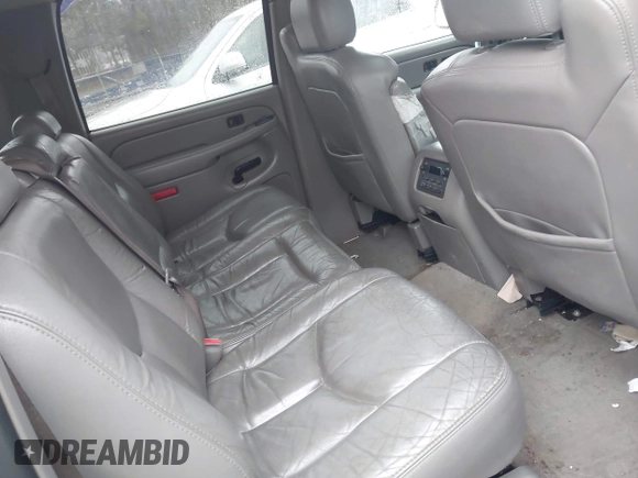 2004 Chevrolet Suburban LT z VIN 1GNFK16T84J170724, wystawiony jako IAAI lot #41968221 z przebiegiem 286 281 mil mil oraz . Historia ofert i sprzedaży dostępna na DreamBid. Obrazek 8.