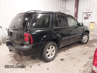 2005 Chevrolet TrailBlazer LT with VIN 1GNDT13S152249874, listed as a IAAI auction lot 42071247 with 165,616 mi miles. Bid and sale history available at carsss.com. Image 4.