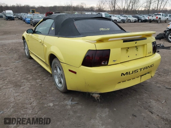 2001 Ford Mustang Deluxe with VIN 1FAFP44431F121250, listed as a IAAI auction lot 41929731 with 198,339 mi miles. Bid and sale history available at carsss.com. Image 3.
