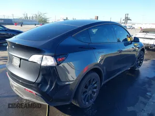 2024 Tesla Model Y с VIN 7SAYGDED7RF056018, выставлен на аукционе IAAI как лот 41322262 с пробегом 3 619 миль миль и . История ставок и продаж доступна на DreamBid. Изображение 4.