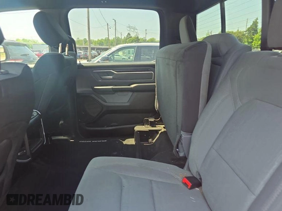 2022 Ram 1500 Big Horn z VIN 1C6RRFFG4NN179021, wystawiony jako IAAI lot #42510107 z przebiegiem 100 758 mil mil oraz . Historia ofert i sprzedaży dostępna na DreamBid. Obrazek 1.