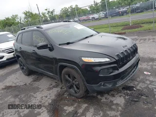 2016 Jeep Cherokee Latitude z VIN 1C4PJLCBXGW136718, wystawiony jako IAAI lot #42237677 z przebiegiem 145 109 mil mil oraz . Historia ofert i sprzedaży dostępna na DreamBid. Obrazek 1.