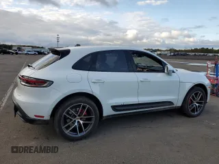 2024 Porsche Macan S с VIN WP1AG2A50RLB36421, выставлен на аукционе Copart как лот 49879565 с пробегом 9 523 миль миль и Списание • Salvage title. История ставок и продаж доступна на DreamBid. Изображение 3.