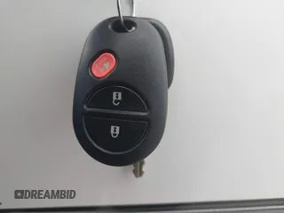 2008 Toyota Tacoma z VIN 5TEUU42NX8Z525861, wystawiony jako IAAI lot #42125414 z przebiegiem Nie podano mil oraz . Historia ofert i sprzedaży dostępna na DreamBid. Obrazek 11.