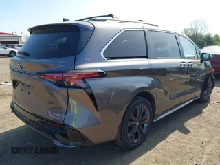 2022 Toyota Sienna XSE with VIN 5TDXRKEC2NS108482, listed as a IAAI auction lot 42061126 with 47,915 mi miles and . Bid and sale history available at DreamBid. Image 4.