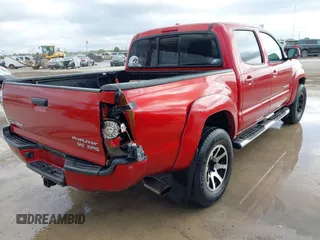 2010 Toyota Tacoma PreRunner z VIN 3TMJU4GN1AM094552, wystawiony jako IAAI lot #42422207 z przebiegiem 180 364 mil mil oraz . Historia ofert i sprzedaży dostępna na DreamBid. Obrazek 6.