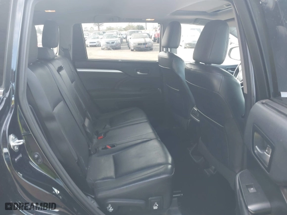2014 Toyota Highlander XLE with VIN 5TDKKRFH5ES028448, listed as a IAAI auction lot 41687537 with 105,702 mi miles. Bid and sale history available at carsss.com. Image 8.
