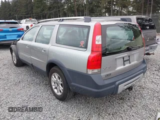 2005 Volvo XC70 with VIN YV1SZ592151195652, listed as a IAAI auction lot 42125275 with 183,928 mi miles and . Bid and sale history available at DreamBid. Image 3.