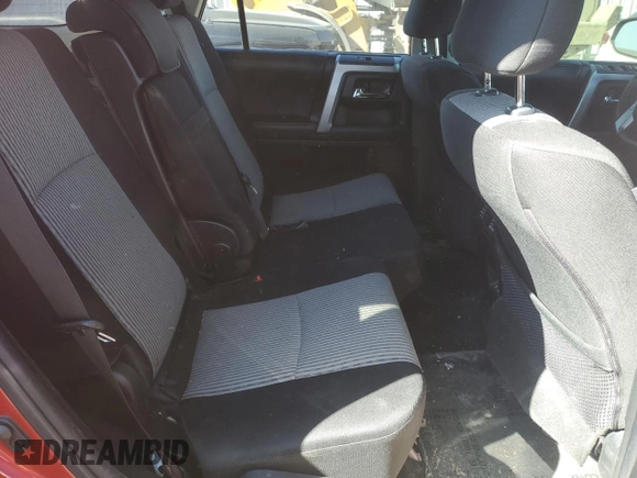 2022 Toyota 4Runner SR5 z VIN JTEMU5JR2N6051225, wystawiony jako Copart lot #47223705 z przebiegiem 69 154 mil mil oraz Szkoda całkowita • Salvage title. Historia ofert i sprzedaży dostępna na DreamBid. Obrazek 11.