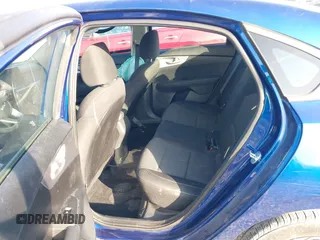 2022 Kia Forte LXS z VIN 3KPF24AD1NE500860, wystawiony jako IAAI lot #42052343 z przebiegiem 57 302 mil mil oraz . Historia ofert i sprzedaży dostępna na DreamBid. Obrazek 8.