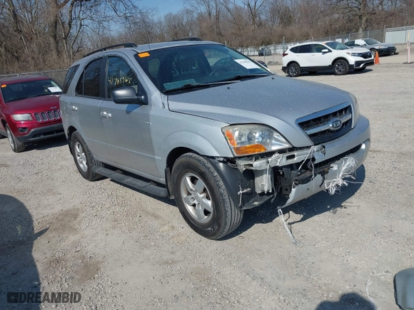 2009 Kia Sorento LX with VIN KNDJD735095872431, listed as a IAAI auction lot 41785965 with 205,117 mi miles. Bid and sale history available at carsss.com. Image 1.
