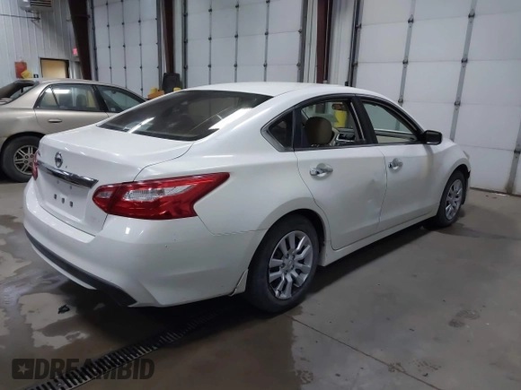 2016 Nissan Altima SR with VIN 1N4AL3AP9GC150406, listed as a IAAI auction lot 42122965 with 168,955 mi miles and . Bid and sale history available at carsss.com. Image 4.