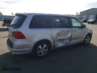 2010 Volkswagen Routan SE with VIN 2V4RW3D10AR322967, listed as a Copart auction lot 79438404 with 194,669 mi miles and Salvage Title. Bid and sale history available at carsss.com. Image 3.