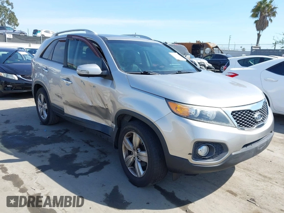 2013 Kia Sorento EX with VIN 5XYKU4A20DG412133, listed as a IAAI auction lot 41826871 with 76,233 mi miles and . Bid and sale history available at carsss.com. Image 1.