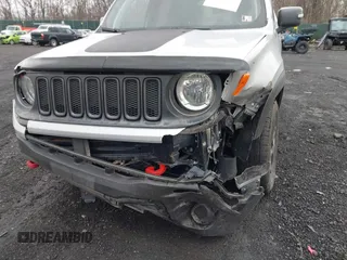 2018 Jeep Renegade Trailhawk with VIN ZACCJBCB1JPG74527, listed as a IAAI auction lot 41814352 with 71,120 mi miles. Bid and sale history available at carsss.com. Image 6.