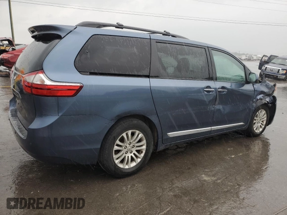 2017 Toyota Sienna XLE Auto Access Seat z VIN 5TDYZ3DC2HS836433, wystawiony jako Copart lot #57612545 z przebiegiem 263 759 mil mil oraz Szkody całkowita. Historia ofert i sprzedaży dostępna na DreamBid. Obrazek 3.