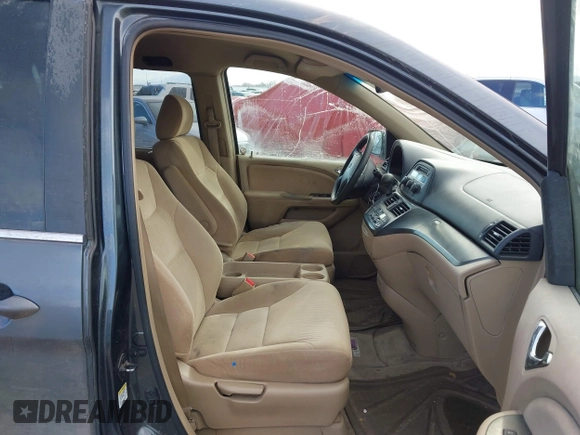 2006 Honda Odyssey EX with VIN 5FNRL38406B452001, listed as a IAAI auction lot 41686017 with 374,896 mi miles. Bid and sale history available at carsss.com. Image 5.