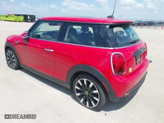 2024 MINI Hardtop 2 Door Cooper SE with VIN WMW13DJ00R2V09781, listed as a IAAI auction lot 39994457 with 2,158 mi miles. Bid and sale history available at carsss.com. Image 3.