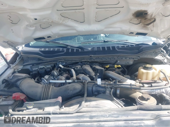 2018 Ford Super Duty F-250 SRW XL with VIN 1FT7W2BTXJEB32087, listed as a IAAI auction lot 41947573 with 188,909 mi miles. Bid and sale history available at carsss.com. Image 10.