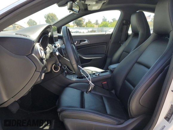2019 Mercedes-Benz CLA 250 z VIN WDDSJ4EB8KN744108, wystawiony jako Copart lot #61002865 z przebiegiem 87 522 mil mil oraz Szkoda całkowita • Salvage title. Historia ofert i sprzedaży dostępna na DreamBid. Obrazek 7.