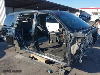 2015 Cadillac Escalade Platinum with VIN 1GYS4PKJ3FR627480, listed as a IAAI auction lot 40821350 with 1 mi miles. Bid and sale history available at carsss.com. Image 1.