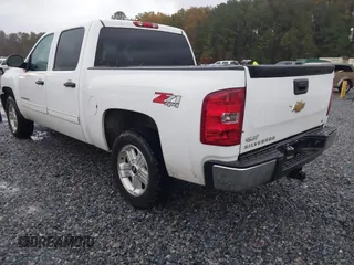 2013 Chevrolet Silverado 1500 LT with VIN 3GCPKSE71DG376346, listed as a IAAI auction lot 41046128 with 190,709 mi miles. Bid and sale history available at carsss.com. Image 3.