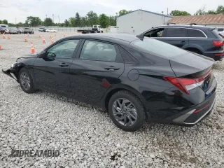 2024 Hyundai Elantra SEL z VIN KMHLM4DG0RU817597, wystawiony jako Copart lot #55959615 z przebiegiem 6 012 mil mil oraz Szkoda całkowita • Salvage title. Historia ofert i sprzedaży dostępna na DreamBid. Obrazek 2.