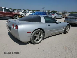 2003 Chevrolet Corvette with VIN 1G1YY22G835100879, listed as a Copart auction lot 76589504 with 0 mi miles and Salvage Title. Bid and sale history available at carsss.com. Image 3.