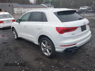 2020 Audi Q3 S line Prestige z VIN WA1FECF32L1105422, wystawiony jako IAAI lot #41974815 z przebiegiem 27 627 mil mil oraz . Historia ofert i sprzedaży dostępna na DreamBid. Obrazek 14.