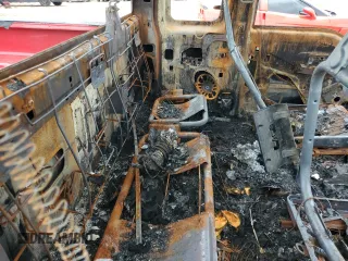 2008 Ford F-250 XL z VIN 1FTSX21R08EC09041, wystawiony jako Copart lot #61073675 z przebiegiem Nie podano mil oraz Szkoda całkowita • Salvage title. Historia ofert i sprzedaży dostępna na DreamBid. Obrazek 10.