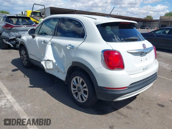 2016 FIAT 500X Lounge z VIN ZFBCFXDT0GP333273, wystawiony jako IAAI lot #42269130 z przebiegiem 98 707 mil mil oraz . Historia ofert i sprzedaży dostępna na DreamBid. Obrazek 3.