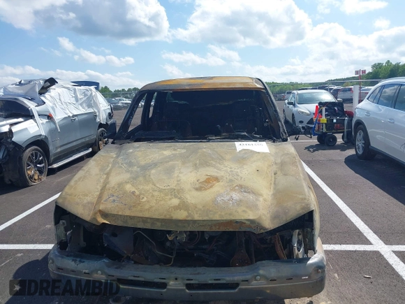 2004 Chevrolet Silverado 1500 LS with VIN 2GCEC19VX41134249, listed as a IAAI auction lot 42161250 with Not Provided miles and . Bid and sale history available at DreamBid. Image 6.