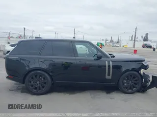 2025 Land Rover Range Rover SE z VIN SALKP9FU1SA280360, wystawiony jako IAAI lot #42067166 z przebiegiem 2 712 mil mil oraz . Historia ofert i sprzedaży dostępna na DreamBid. Obrazek 13.