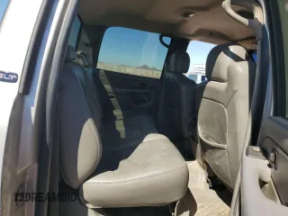 2005 GMC Sierra 2500HD SLE z VIN 1GTHK232X5F936296, wystawiony jako Copart lot #50244575 z przebiegiem 336 259 mil mil oraz Szkoda całkowita • Salvage title. Historia ofert i sprzedaży dostępna na DreamBid. Obrazek 10.