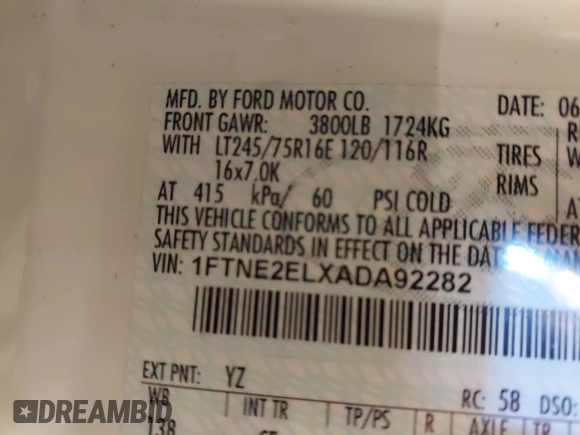 2010 Ford Econoline Cargo Commercial z VIN 1FTNE2ELXADA92282, wystawiony jako IAAI lot #42210516 z przebiegiem 102 617 mil mil oraz . Historia ofert i sprzedaży dostępna na DreamBid. Obrazek 9.