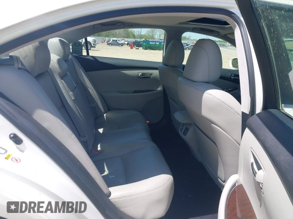 2012 Lexus ES 330 z VIN JTHBK1EG7C2475120, wystawiony jako IAAI lot #42042158 z przebiegiem 85 895 mil mil oraz . Historia ofert i sprzedaży dostępna na DreamBid. Obrazek 8.