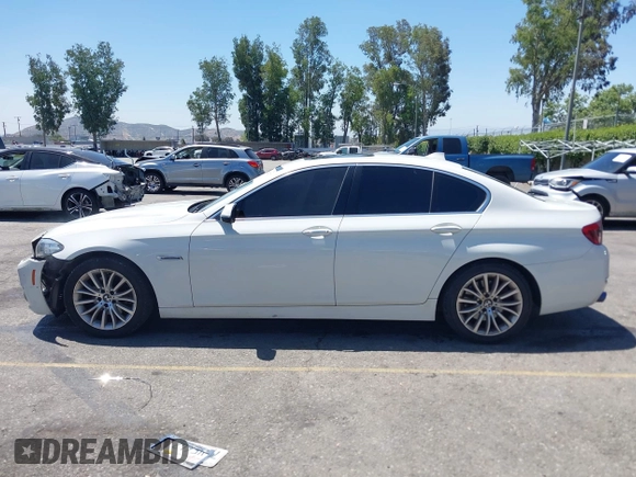 2015 BMW 5 Series 528i z VIN WBA5A5C58FD514538, wystawiony jako IAAI lot #42301127 z przebiegiem 147 084 mil mil oraz . Historia ofert i sprzedaży dostępna na DreamBid. Obrazek 14.